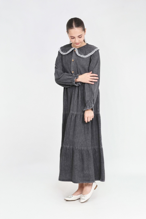 Kız Çocuk Geniş Yakalı ve Yaka Uçları Dantel Detaylı Uzun Jean Elbise 12468